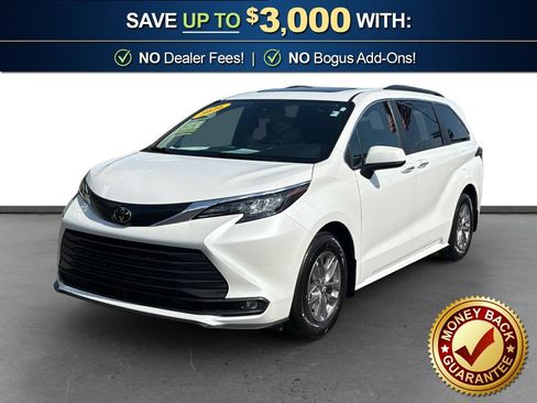 Used 2026 Toyota Sienna XLE FWD image 1