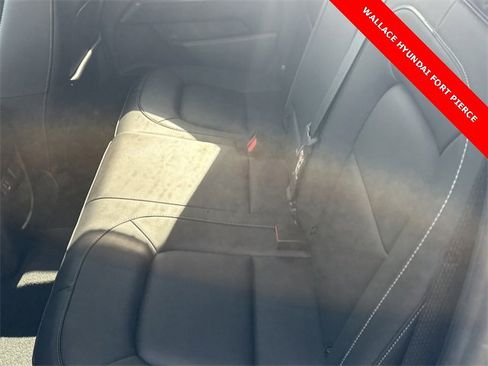 Used 2022 Chevrolet Colorado LT w/ Luxury Package image 17