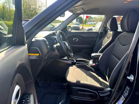 Used 2016 Kia Soul image 10