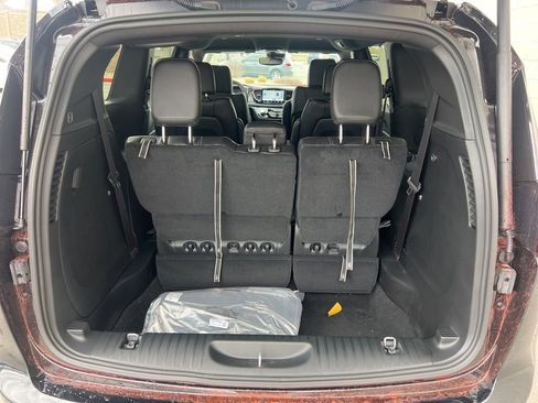 New 2026 Chrysler Pacifica Select FWD image 26