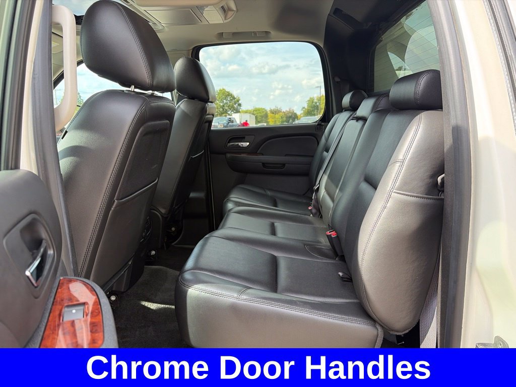 Used 2013 Chevrolet Avalanche LTZ AWD/4WD image 18