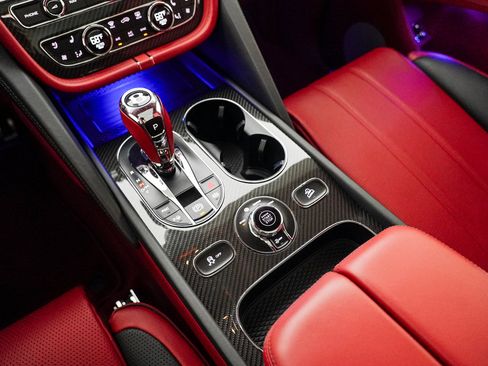 Used 2022 Bentley Bentayga AWD/4WD image 23