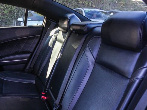 Used 2017 Dodge Charger SXT w/ Plus Group image 19