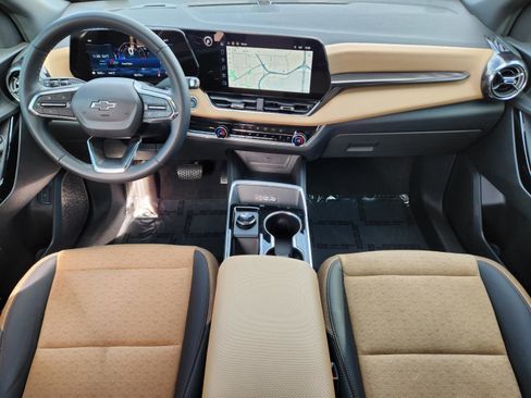 Used 2025 Chevrolet Equinox ACTIV w/ Safety and Technology Package image 31