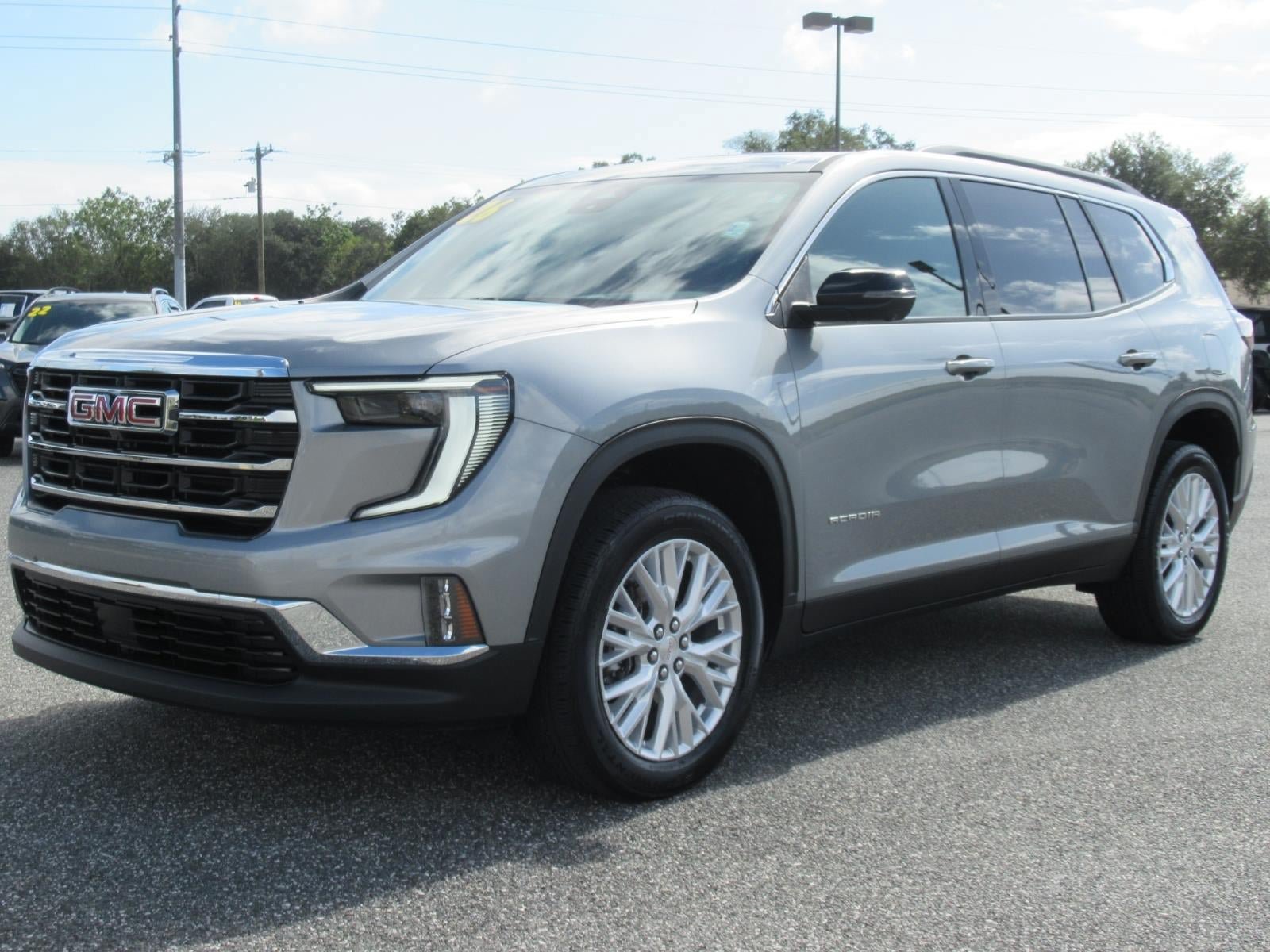 Used 2026 GMC Acadia Elevation w/ Elevation Premium Package FWD image 4