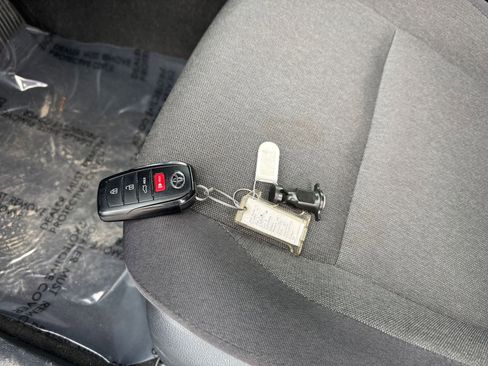 Used 2025 Toyota Camry LE image 21