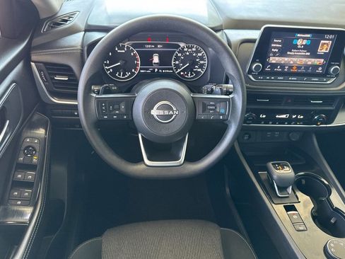 Used 2024 Nissan Rogue SV image 27