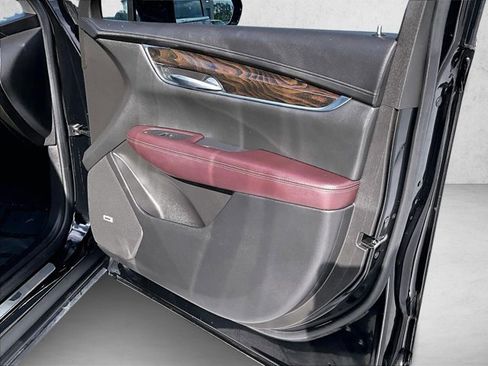 Used 2022 Cadillac XT6 Premium Luxury w/ Technology Package image 19