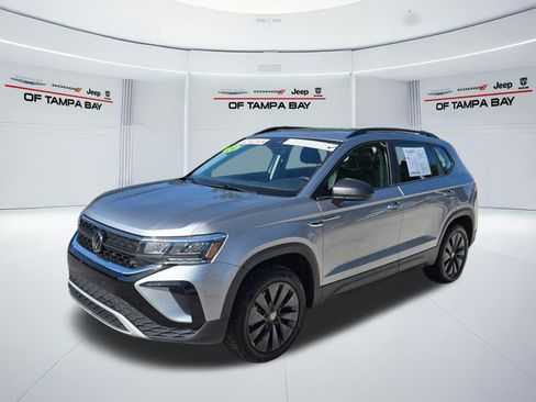Used 2024 Volkswagen Taos S FWD image 2