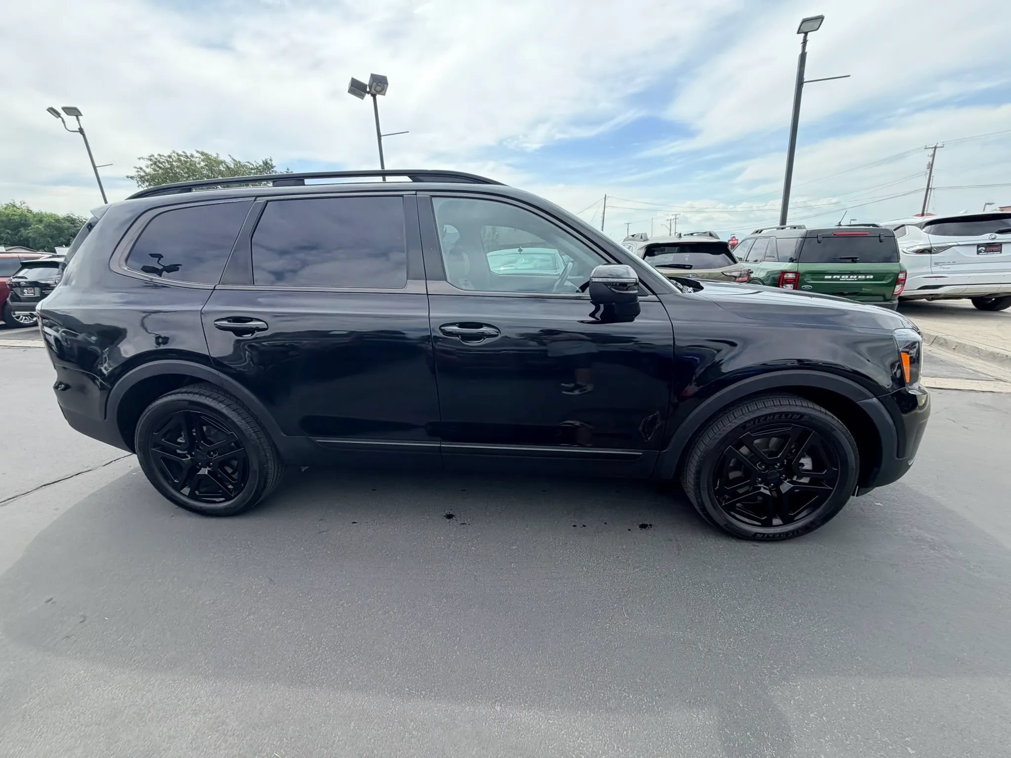 Used 2025 Kia Telluride EX X-Line AWD/4WD image 3