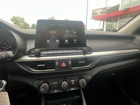 Used 2020 Kia Forte LXS FWD image 14
