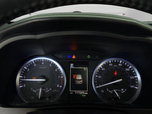 Used 2019 Toyota Highlander XLE FWD image 21
