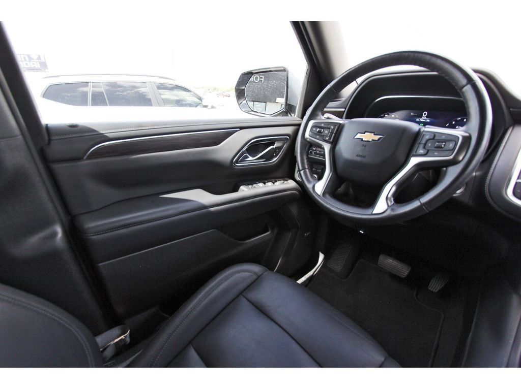 Used 2022 Chevrolet Tahoe LT w/ LT Signature Plus Package RWD image 9