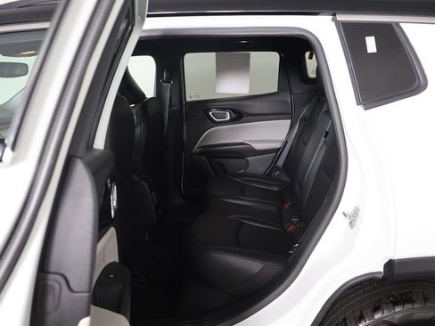 Used 2025 Jeep Compass Limited AWD/4WD image 27