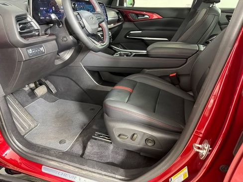 Used 2024 Chevrolet Traverse RS AWD/4WD image 11