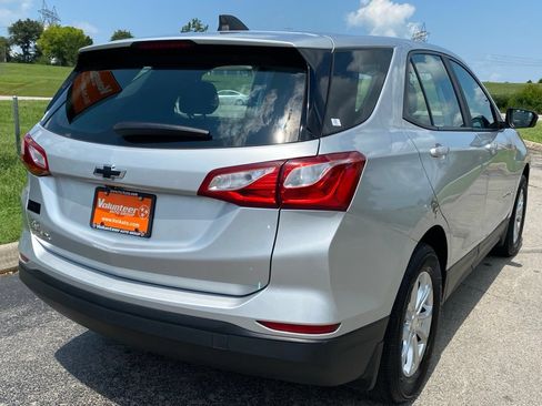 Used 2021 Chevrolet Equinox LS FWD image 12