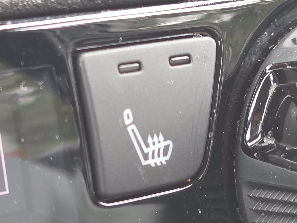 Certified 2024 Nissan Kicks SR w/ SR Premium Package FWD image 4