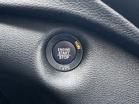 Used 2020 Jeep Cherokee Limited w/ Technology Group image 38