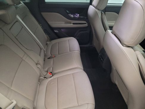 Used 2022 Lincoln Corsair AWD w/ Premium Package image 19