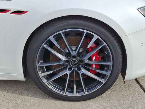 Used 2021 Maserati Ghibli Trofeo RWD image 8