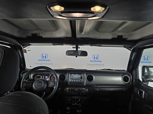 Used 2023 Jeep Wrangler Sport S image 8