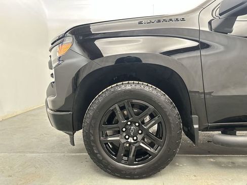 Used 2025 Chevrolet Silverado 1500 Custom w/ Turbomax Blackout Package image 22