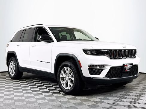 Used 2023 Jeep Grand Cherokee Limited AWD/4WD image 1