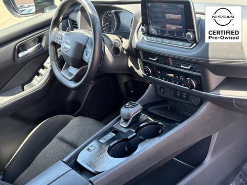 Certified 2025 Nissan Rogue SV FWD image 9