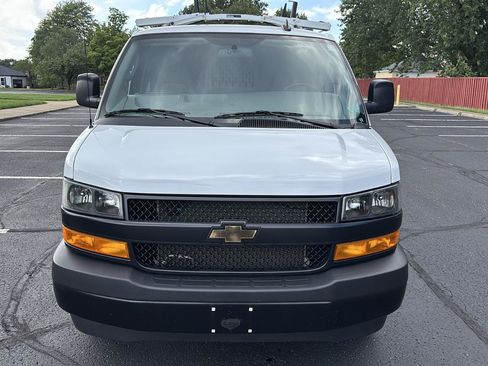 Used 2025 Chevrolet Express 2500 w/ Driver Convenience Package RWD image 2
