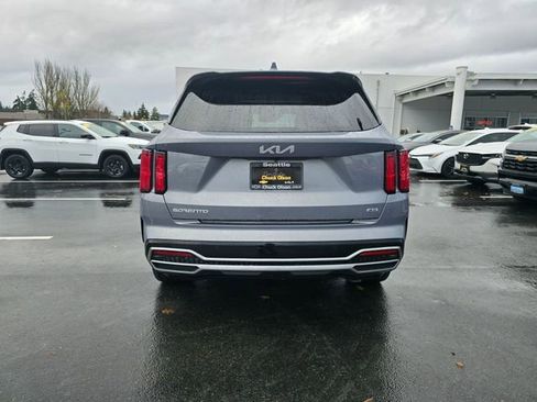 Certified 2023 Kia Sorento SX image 4