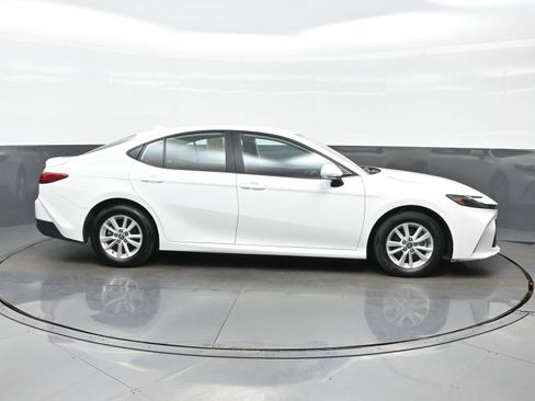Used 2025 Toyota Camry LE w/ Convenience Package AWD/4WD image 7
