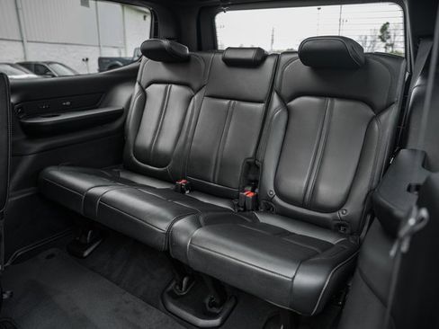 Used 2022 Jeep Wagoneer Series III w/ Premium Group I image 39