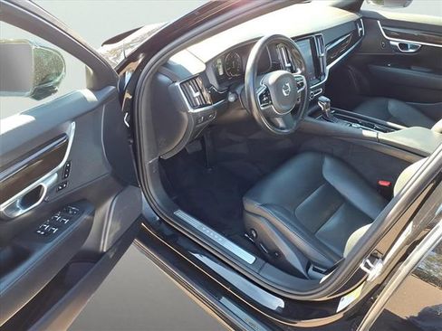 Used 2019 Volvo S90 T5 Momentum image 10