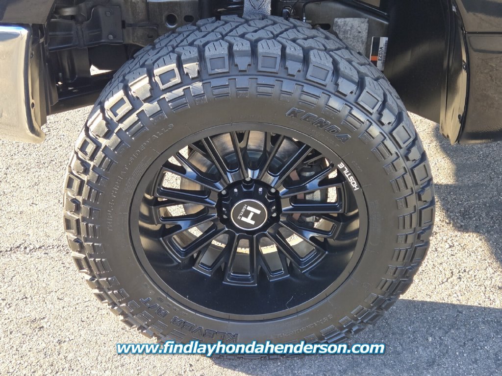 Used 2017 Nissan Titan SV RWD image 8