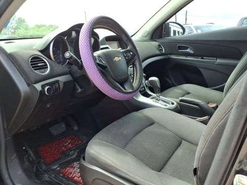 Used 2016 Chevrolet Cruze LT w/ Technology Package FWD image 20