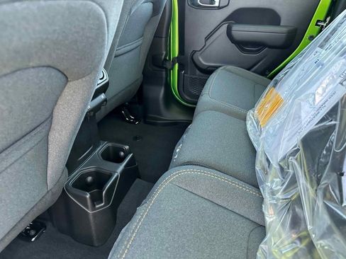 New 2025 Jeep Gladiator Sport image 11