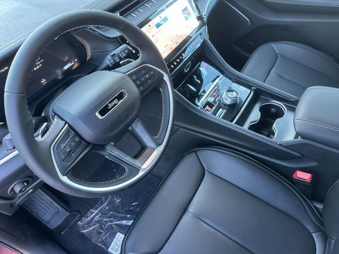 New 2026 Jeep Grand Cherokee Limited image 9