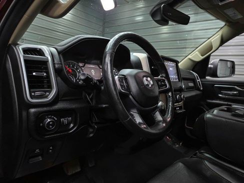 Used 2019 RAM 1500 Laramie AWD/4WD image 12