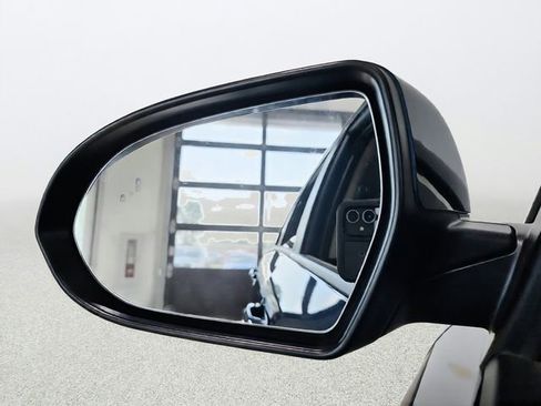 Used 2020 Kia Niro LXS FWD image 13