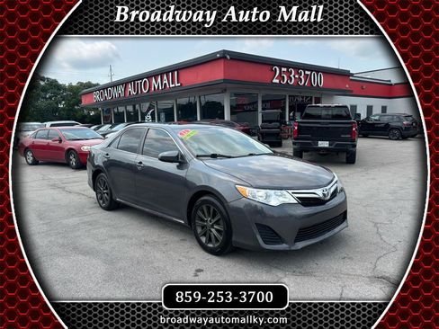 Used 2012 Toyota Camry XLE w/ Leather Pkg FWD image 1