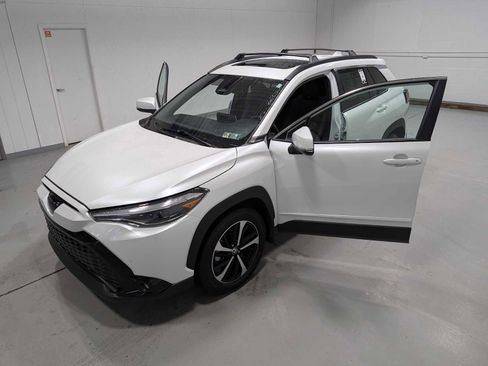 Used 2024 Toyota Corolla Cross XSE image 15