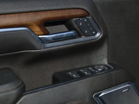 Used 2024 Chevrolet Silverado 2500 High Country w/ High Country Premium Package AWD/4WD image 19