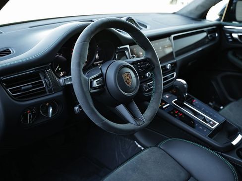 New 2026 Porsche Macan GTS image 4