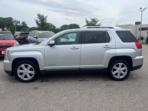 Used 2017 GMC Terrain SLT w/ Open Road Package AWD/4WD image 10