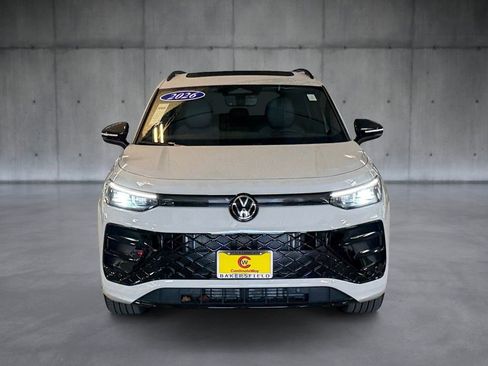 New 2026 Volkswagen Tiguan SE R-Line FWD image 8