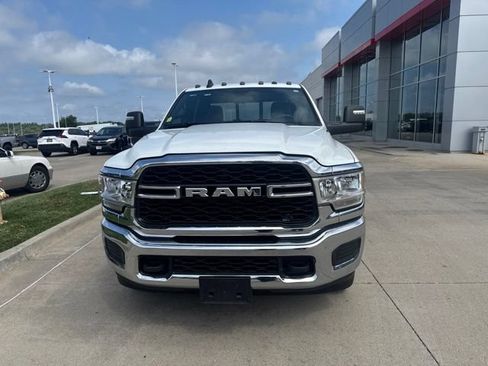 Used 2024 RAM 3500 Tradesman w/ Chrome Appearance Group AWD/4WD image 11
