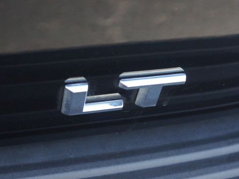 Used 2025 Chevrolet Tahoe LT RWD image 18