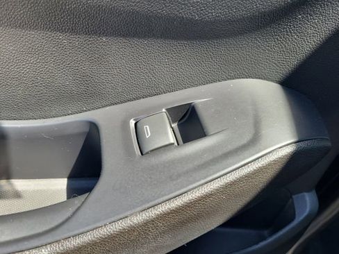 Used 2022 Chevrolet Traverse LS image 16