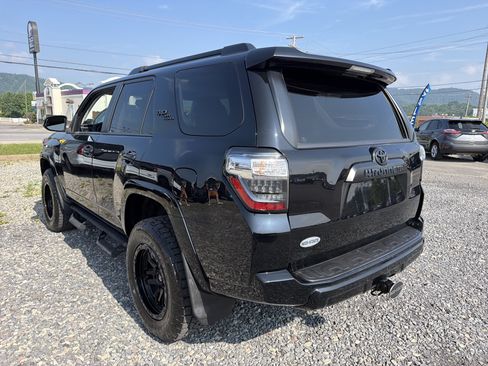 Used 2022 Toyota 4Runner TRD Off-Road Premium AWD/4WD image 6