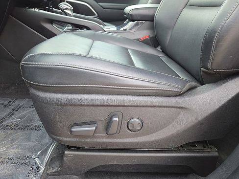 Used 2025 Kia Telluride S AWD/4WD image 24
